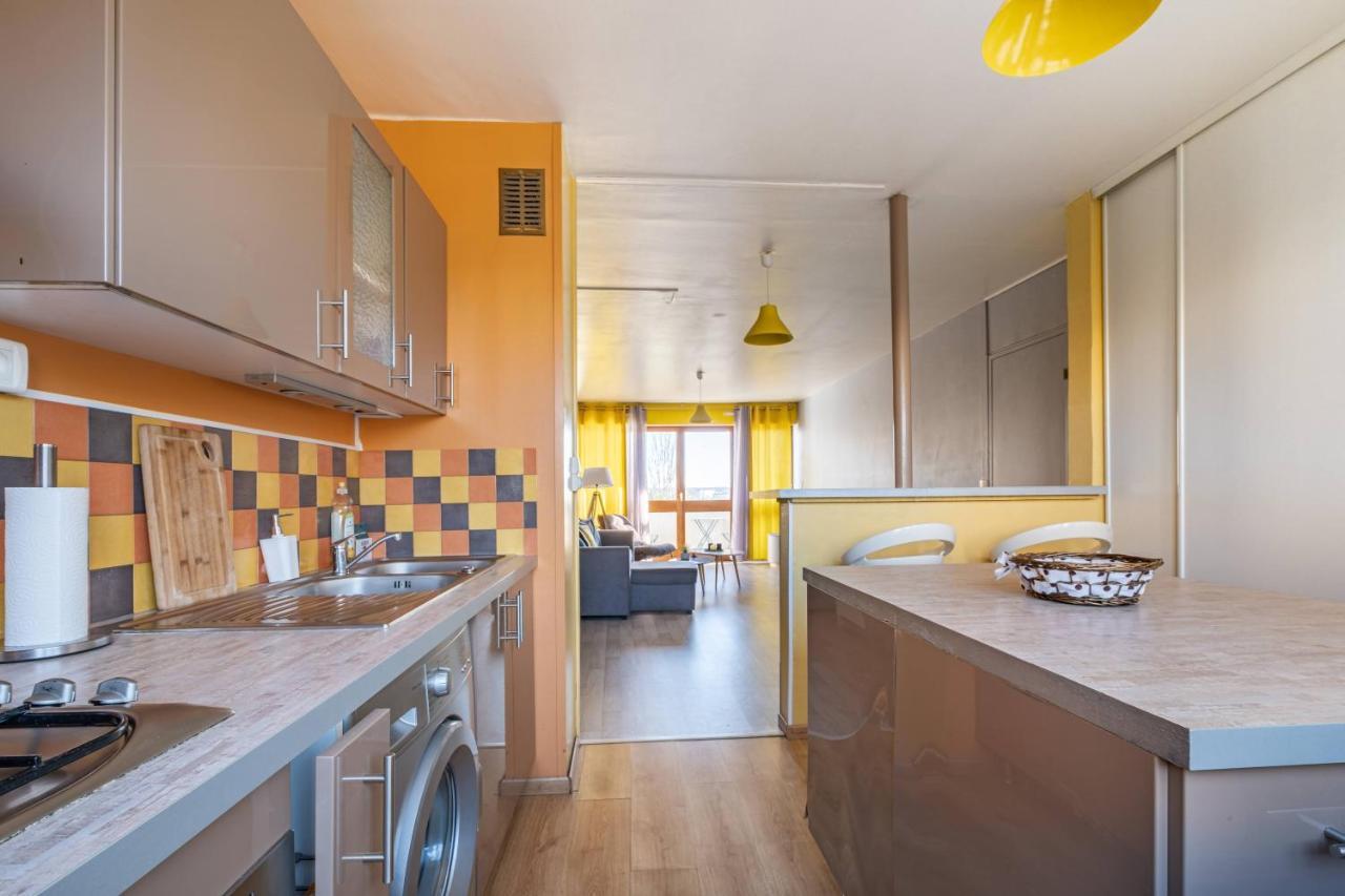 Appartement Spacieux Equipe Avec Wifi Bourges Bagian luar foto