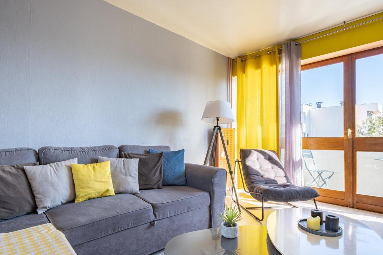 Appartement Spacieux Equipe Avec Wifi Bourges Bagian luar foto